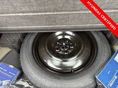 Certified 2025 Hyundai Tucson SE image 30