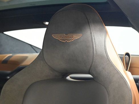 Used 2025 Aston Martin Vanquish image 5