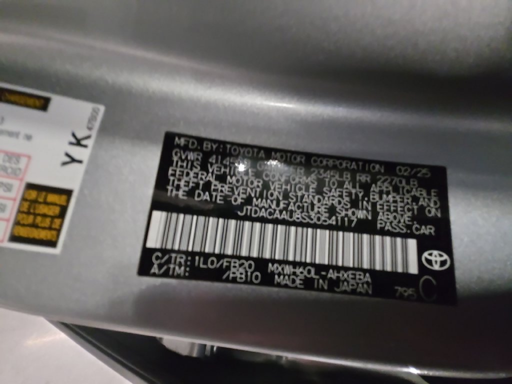 Used 2025 Toyota Prius LE FWD image 31
