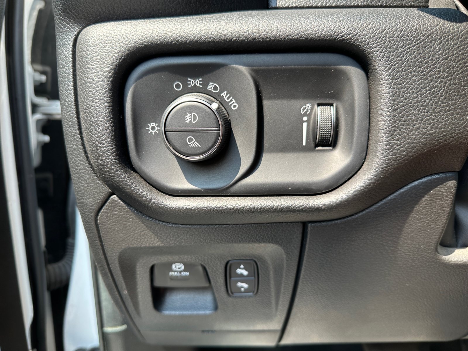 Used 2023 RAM 1500 Big Horn AWD/4WD image 19