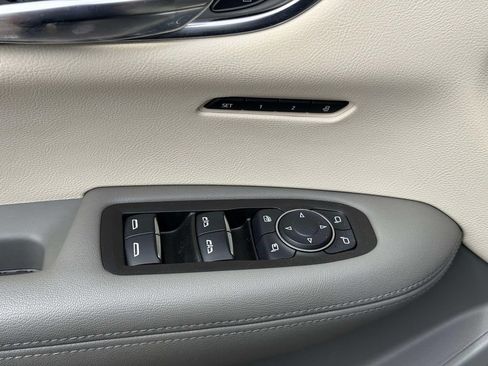 Used 2020 Cadillac XT6 Premium Luxury FWD image 21