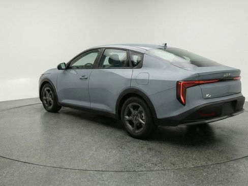 Used 2025 Kia K4 LXS FWD image 6