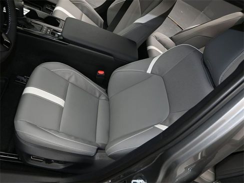 New 2026 Toyota Camry SE image 9