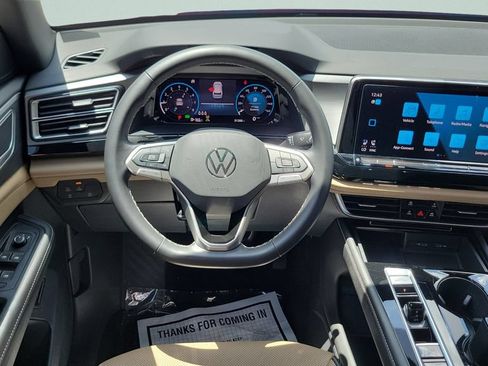 Used 2024 Volkswagen Atlas Cross Sport SE FWD image 12