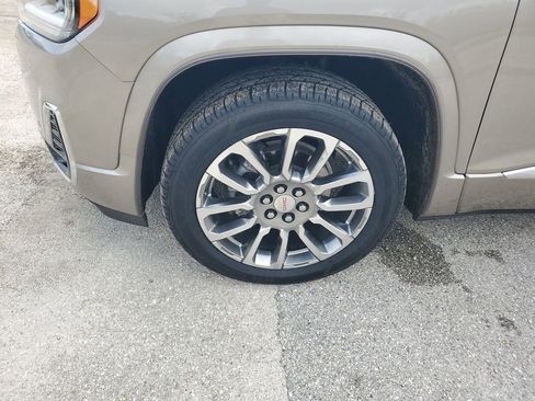 Used 2022 GMC Acadia Denali w/ Denali Ultimate Package image 18