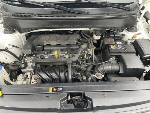 Used 2022 Hyundai Venue Limited image 28