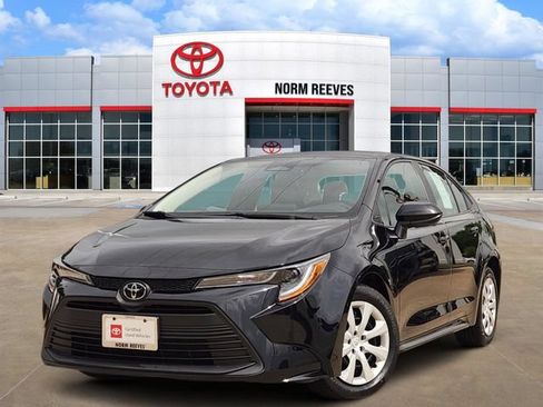 Used 2024 Toyota Corolla LE FWD image 1