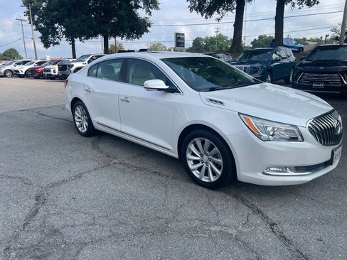 Used 2016 Buick LaCrosse Leather w/ Experience Buick Package FWD image 4