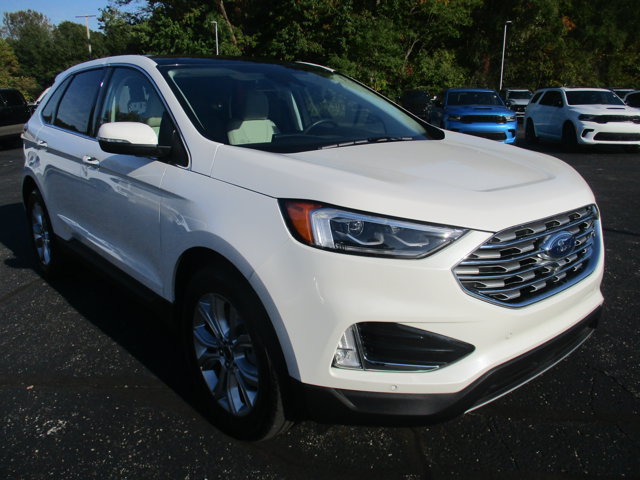 Certified 2024 Ford Edge Titanium w/ Equipment Group 301A AWD/4WD image 3