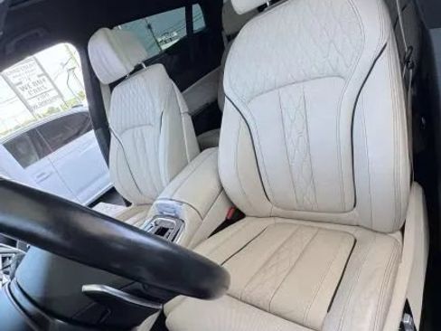 Used 2021 BMW X7 xDrive40i w/ M Sport Package AWD/4WD image 18
