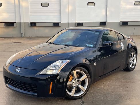 Used 2005 Nissan 350Z 35th Anniversary Edition w/ (N93) Cargo Convenience Pkg RWD image 7