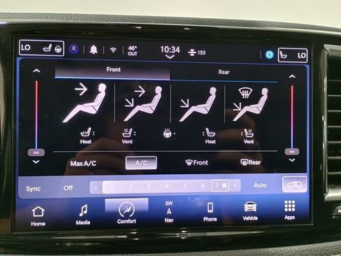 Used 2023 Chrysler Pacifica Limited FWD image 18