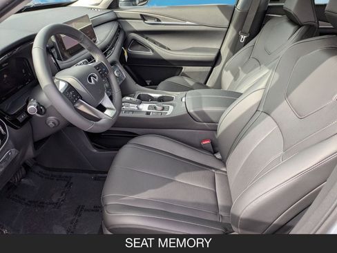 New 2026 INFINITI QX60 Luxe image 14