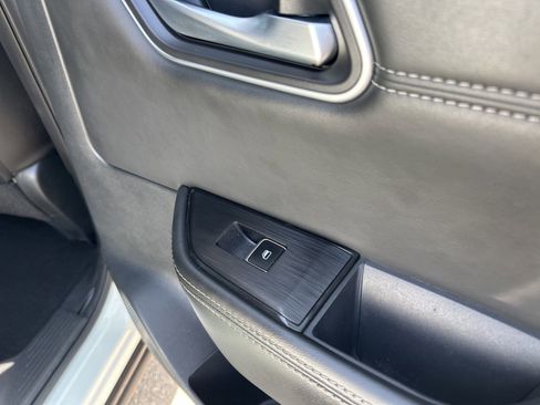 Used 2021 Nissan Rogue SL AWD/4WD image 32