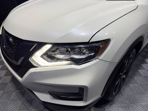 Used 2018 Nissan Rogue SL w/ Premium Package FWD image 9