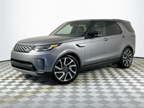 Used 2025 Land Rover Discovery S image 1