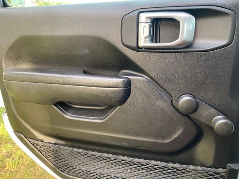 Used 2023 Jeep Wrangler Sport image 31