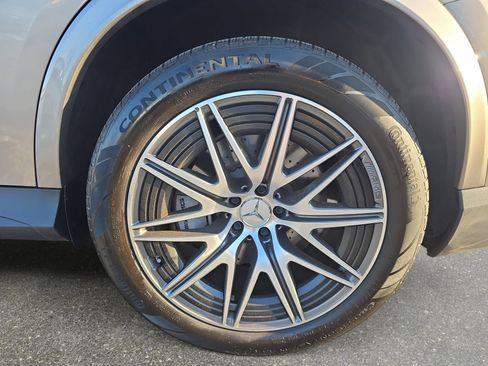 Used 2024 Mercedes-Benz GLC 43 AMG 4MATIC image 32