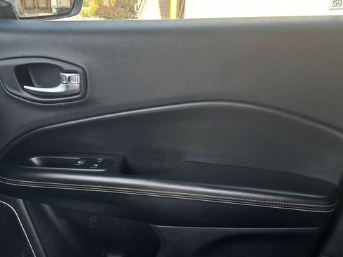 Used 2018 Jeep Compass Latitude w/ Popular Equipment Group image 25