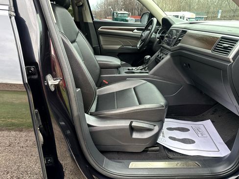 Used 2021 Volkswagen Atlas SE image 19