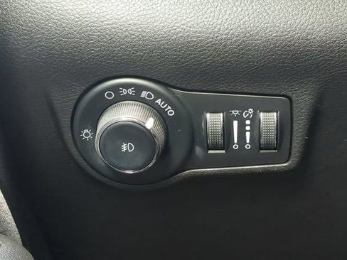 Used 2022 Jeep Compass Latitude w/ Sun and Sound Group FWD image 27