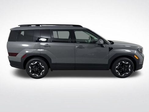 Used 2025 Hyundai Santa Fe SEL FWD image 2