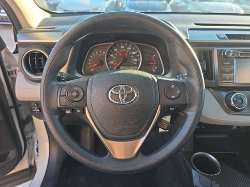 Used 2015 Toyota RAV4 LE image 14