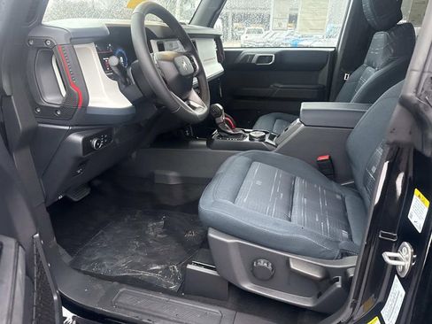 New 2025 Ford Bronco Heritage Edition image 40