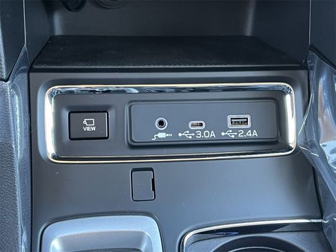 New 2025 Subaru Ascent Limited image 32