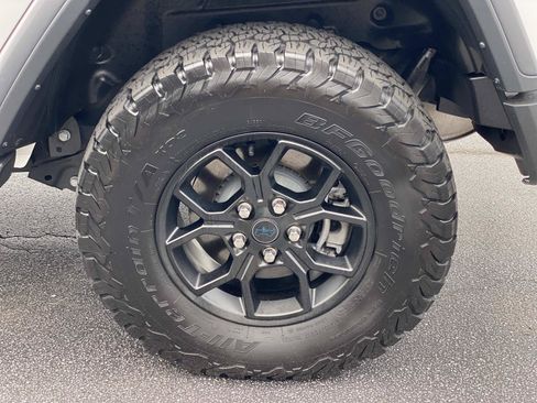 Used 2024 Jeep Wrangler Unlimited AWD/4WD image 16