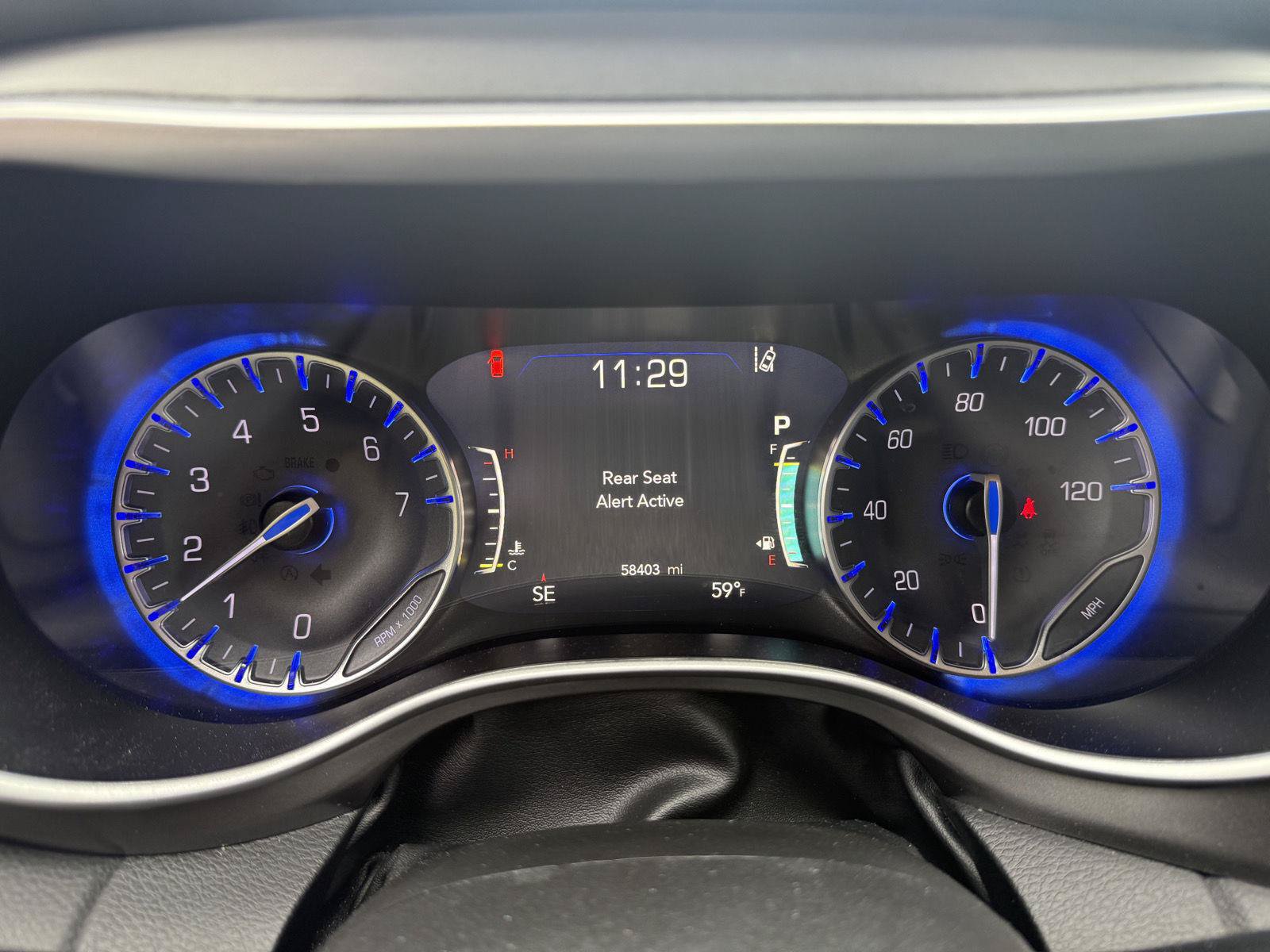 Used 2024 Chrysler Pacifica Touring-L FWD image 10