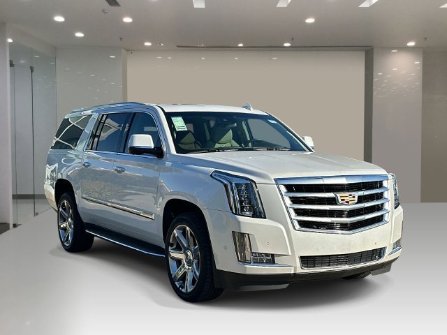 Used 2017 Cadillac Escalade ESV Luxury AWD/4WD image 6