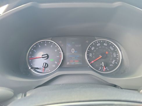 Used 2019 Toyota RAV4 XLE Premium FWD image 22