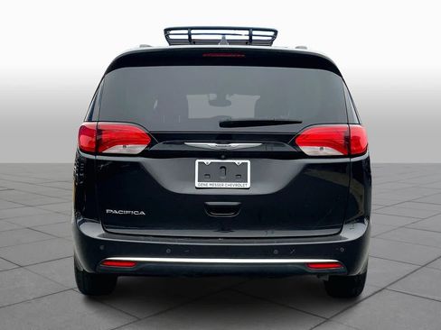 Used 2019 Chrysler Pacifica Touring-L image 4