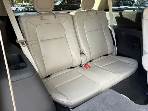 Certified 2022 Lincoln Aviator Reserve w/ Equipment Group 201A image 15