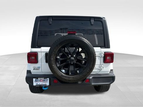 Used 2023 Jeep Wrangler Unlimited Sahara w/ Cold Weather Group AWD/4WD image 7