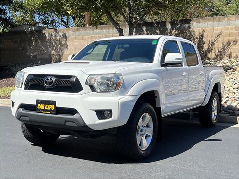 Used 2015 Toyota Tacoma PreRunner image 22