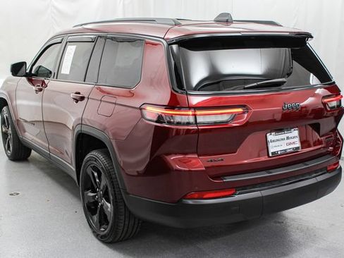 Used 2025 Jeep Grand Cherokee L Limited w/ Black Appearance Package AWD/4WD image 7