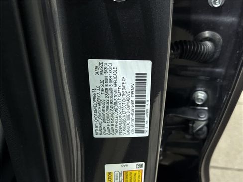 Used 2025 Honda Pilot EX-L image 14