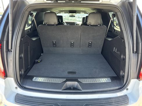 Used 2024 GMC Yukon XL Denali image 39
