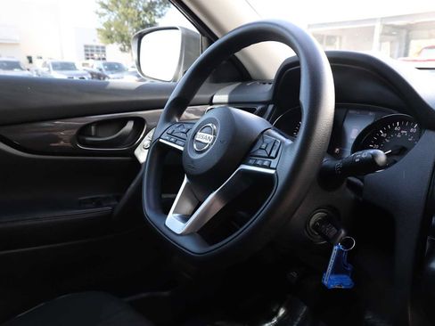 Used 2019 Nissan Rogue S AWD/4WD image 14