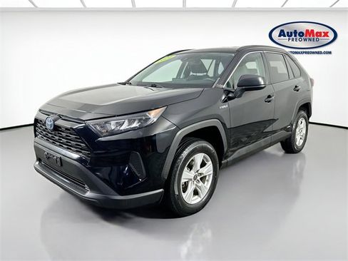 Used 2021 Toyota RAV4 LE w/ Carpet Mat Package (TMS) image 4