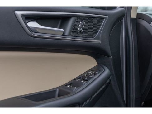 Used 2022 Ford Edge SEL w/ Convenience Package image 19