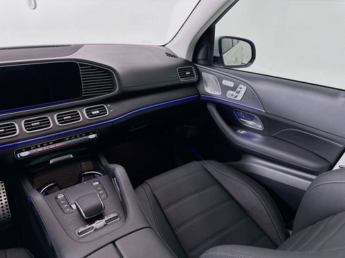 Used 2024 Mercedes-Benz GLS 580 4MATIC image 26