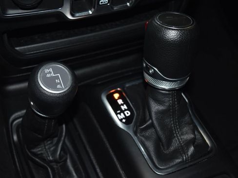 Used 2023 Jeep Gladiator Sport image 16