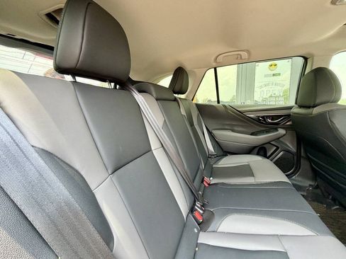 Used 2025 Subaru Outback Onyx Edition AWD/4WD image 27