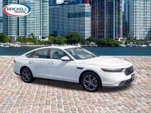 Certified 2023 Honda Accord EX image 3