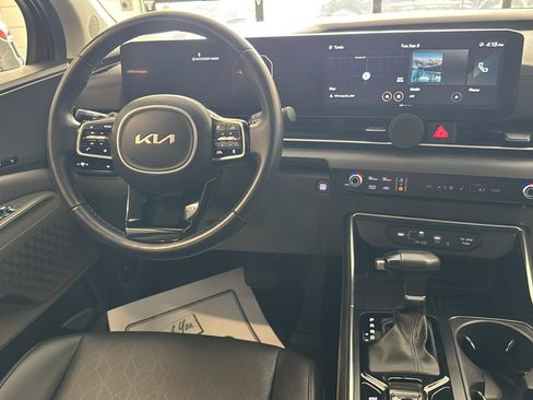 Used 2025 Kia Carnival SX FWD image 25