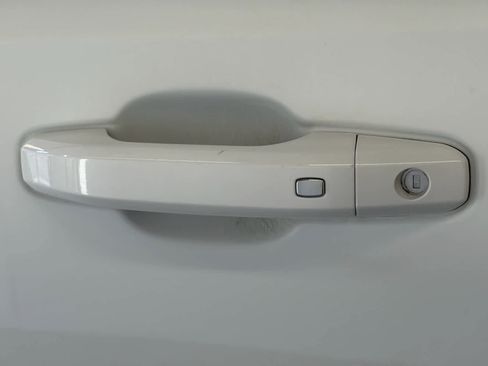 Used 2021 GMC Sierra 1500 Elevation w/ Preferred Package image 9