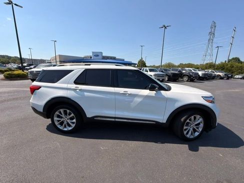 Used 2021 Ford Explorer Platinum w/ Equipment Group 601A AWD/4WD image 25